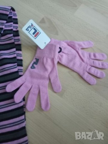 Нов комплект Fila шал и ръкавици , снимка 9 - Шапки, шалове и ръкавици - 27434273