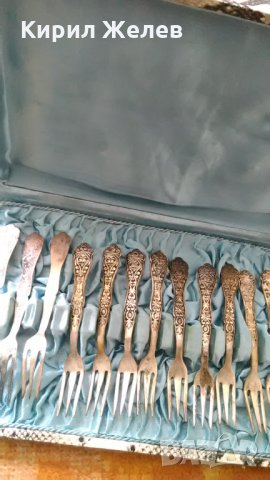 Старинни ПОСРЕБРЕНИ БРОНЗОВИ Богато Орнаментирани РЕТРО ВИЛИЦИ комплект 12 бр. в ЛУКС КУТИЯ А1061, снимка 5 - Прибори за хранене, готвене и сервиране - 32601041