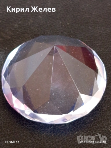 Преспасие от кристално стъкло с форма на диамант много красиво 48998