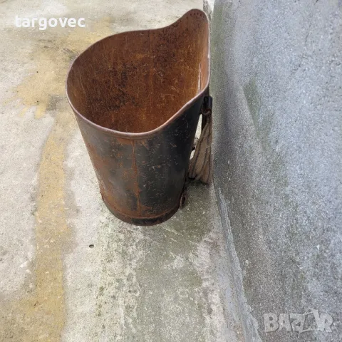 интересна старинна кофа за пренасяне на дърва за огрев, снимка 3 - Антикварни и старинни предмети - 49706226