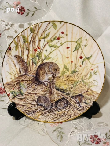 порцеланова чиния за стена 