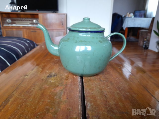 Стар емайлиран чайник #45, снимка 1 - Антикварни и старинни предмети - 43119579