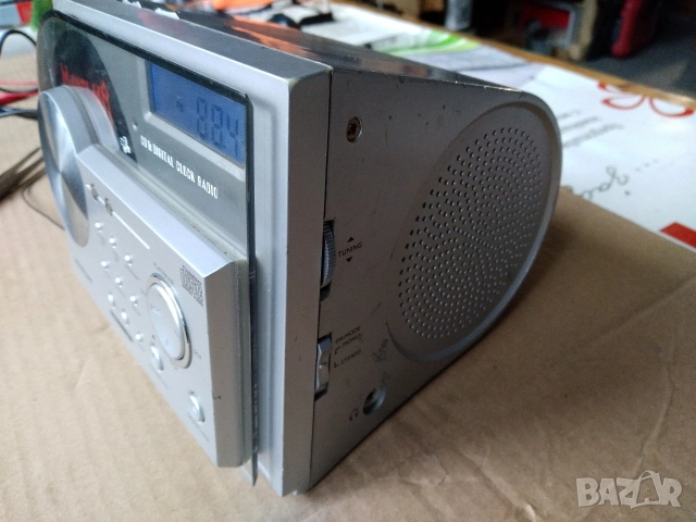 Радиочасовник със CD UNIVERSUM UR-CD 1036, снимка 3 - Радиокасетофони, транзистори - 52659573