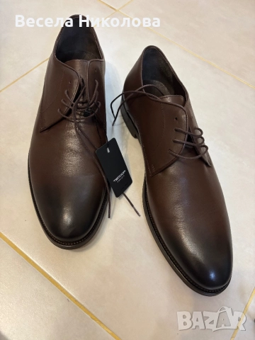 Чисто нови официални кожени обувки