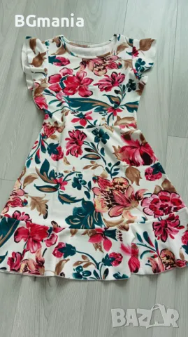 Еластична свободна рокля в бяло на цветя с паднал ръкав размер Л, снимка 7 - Рокли - 50042127