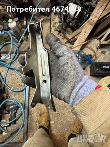 Стойка или планка за оборудването на двигател на Мерцедес Mercedes 2.2Cdi само за 10лв. A6510901027, снимка 2 - Части - 52737254