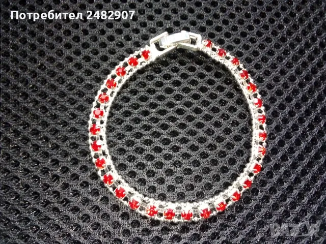 Блестяща дамска гривна, снимка 9 - Гривни - 49435307