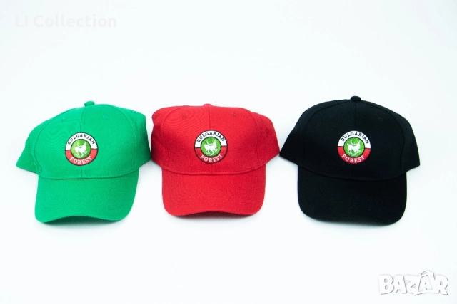 Шапка с козирка - червена , черна , зелена