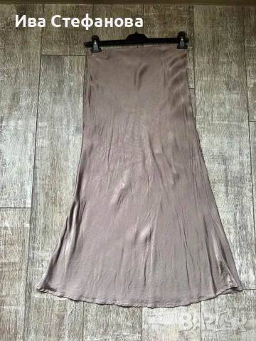 Нова дълга бежова nude цвят елегантна сатенена сатен пола за всякакъв повод тип трапец  русалка