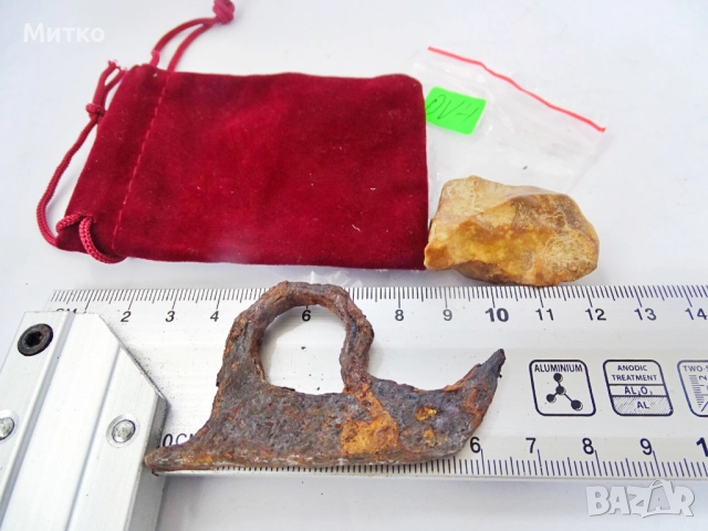 Стар чакмак огниво, кремък в велурена кесия 1, снимка 4 - Антикварни и старинни предмети - 52581803