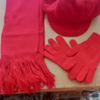 Шапка,шал и ръкавици , снимка 1 - Ръкавици - 44138697