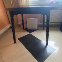 Черна дървена трапезна маса (150 см) и 4 стола, снимка 5 - Маси - 43435899