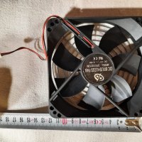 Продавам вентилатор DC BRUSHLESS FAN 12 V 0.18 A с решетка, снимка 4 - Други - 39885173