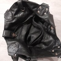 Черна чанта от естествена кожа, снимка 8 - Чанти - 43060155