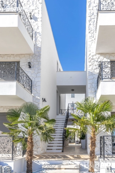 Мезонет с басейн, снимка 1