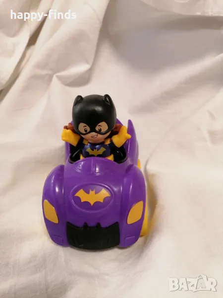 Детска играчка  Fisher-Price Little People DC Super Friends Wheelies 5" включва Batgirl и Batmobile, снимка 1