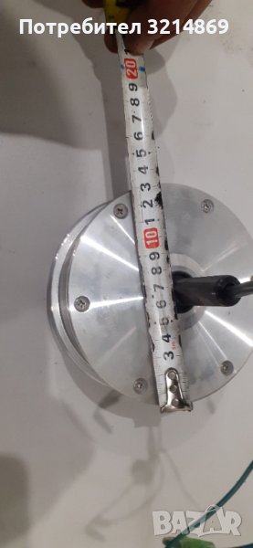 Магнитен генератор много мощен има три фази зависи от оборотите до 40волта, снимка 1