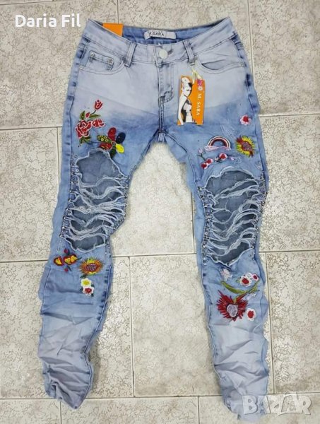 Накъсани дънки с бродерия и намачкан ефект, снимка 1