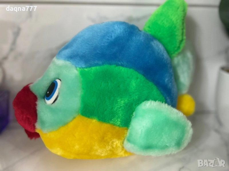 Рибата- дъга красива плюшена, снимка 1