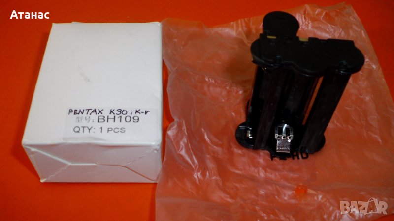 ДЪРЖАЧ ЗА БАТЕРИИ ЗА ФОТОАПАРАТ PENTAX  K-30 К-50  К-500  BH109 AA , снимка 1