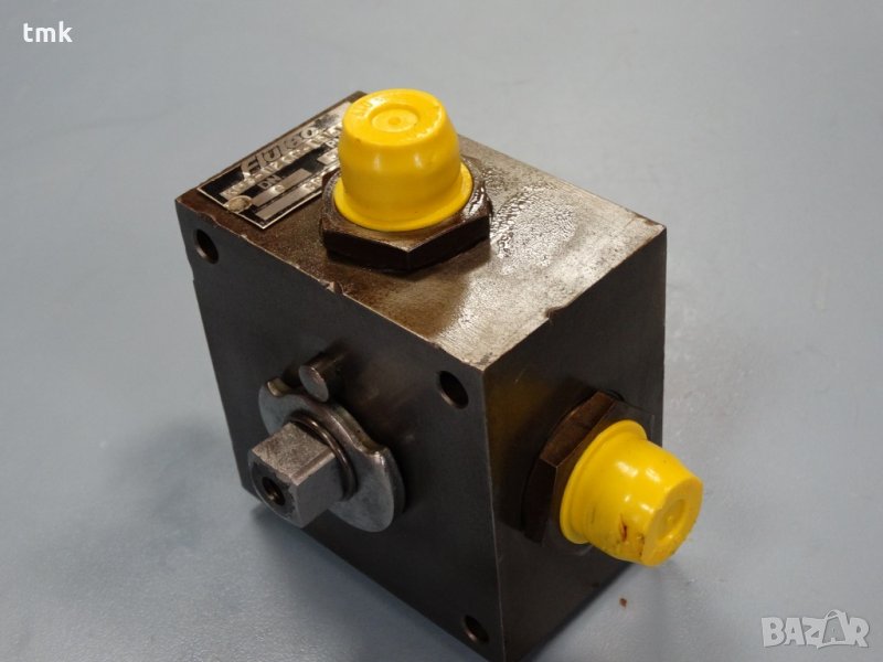 трипътен хидравличен кран FLUTEC, снимка 1