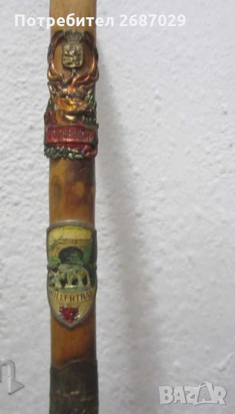 Бастуни - различниСтар дървен Туристически бастун, метални значки, дърво, пирография, форма брадва, снимка 1