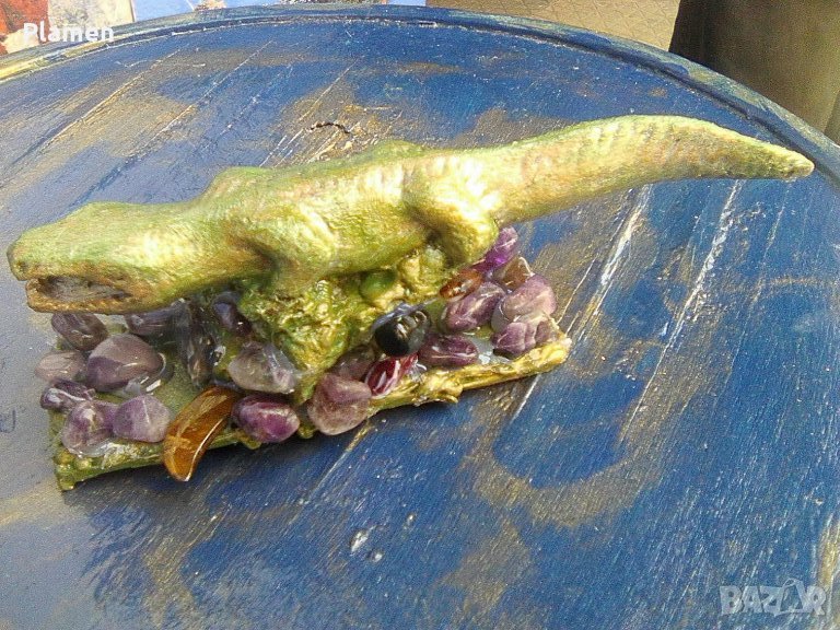 Статуетка на гущер с полускъпоценни камъни, снимка 1