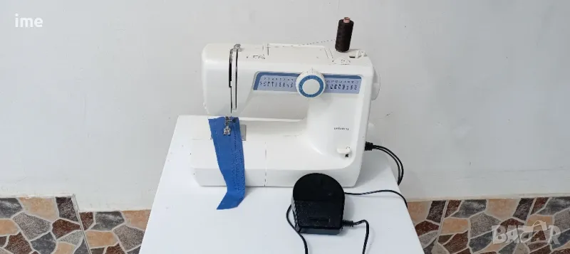 Шевна машина НОМЕР 01. Privileg Quelle. Ревизирана. Работеща с мостра на някой видове на шиене., снимка 1