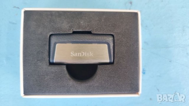 USB флаш памет 32 GB. , снимка 1 - USB Flash памети - 37494327