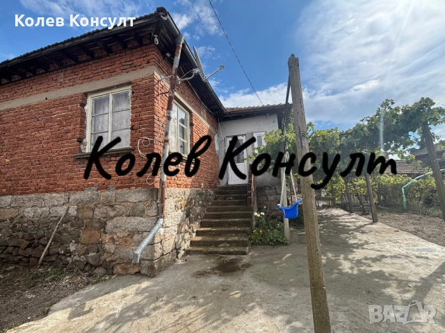 Продавам къща с. Помощник, снимка 2 - Къщи - 51999926