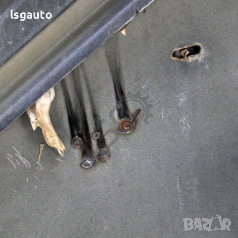 Предна лява врата Volkswagen Touran I 2003-2010 ID: 157217, снимка 3 - Части - 53176009