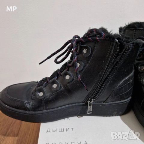 Дамски боти Guess, снимка 4 - Дамски боти - 52337189