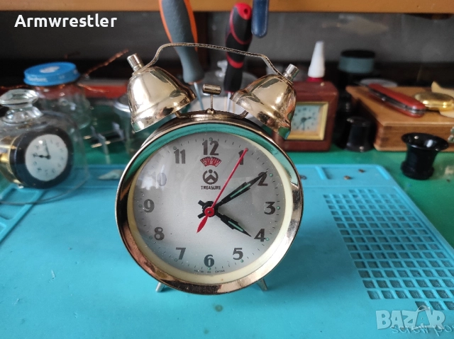 Ретро Китайски Механичен Часовник Будилник 