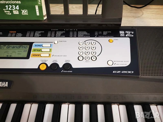 Синтезатор клавир YAMAHA EZ-200 с динамична светеща клавиатура 5 октави, снимка 6 - Синтезатори - 53599550