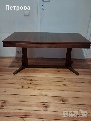 продавам холна ретро масичка, разтегателна