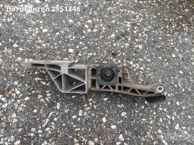 Опора преден мост Porsche Panamera GTS 97034111320, снимка 2 - Части - 52103759