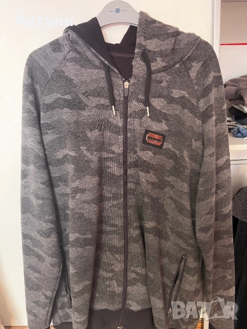 Сива връхна дреха с качулка