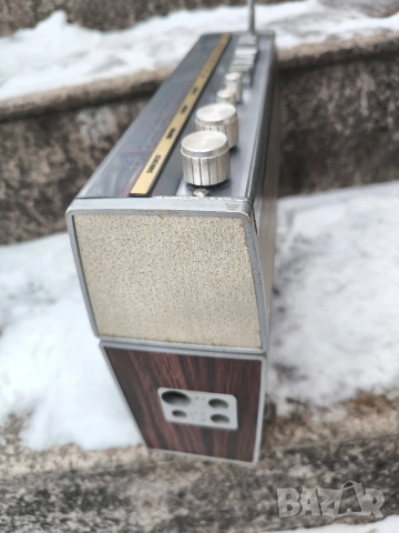 Транзисторно радио Pathe Marconi, снимка 6 - Радиокасетофони, транзистори - 53086847