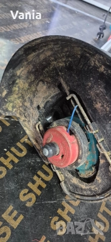 Тример Bosch , снимка 5 - Градинска техника - 52526667