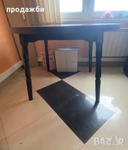 Черна дървена разтегателна трапезна маса (110-150 см) и 4 стола, снимка 7 - Маси - 43435899