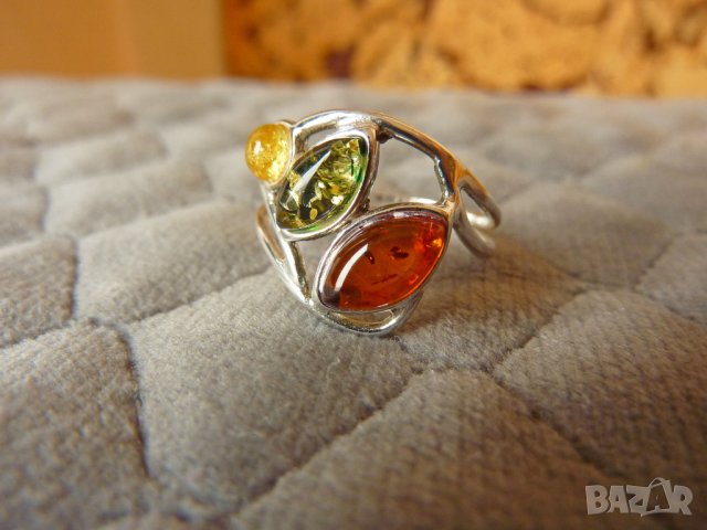 Сребърни пръстени с балтийски кехлибар. 3 камъка халка