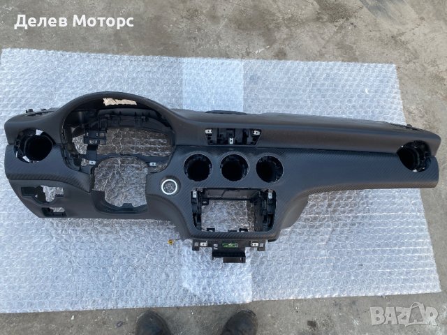 Арматурно табло с еърбег от Mercedes GLA X156, 2016 г., 17668013019H68 в автоморга Delev Motors, меж