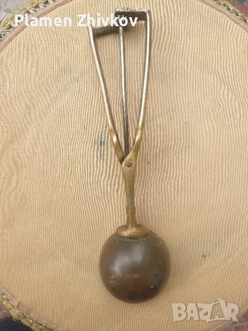 много стара лъжица за сладолед , снимка 2 - Антикварни и старинни предмети - 52332206