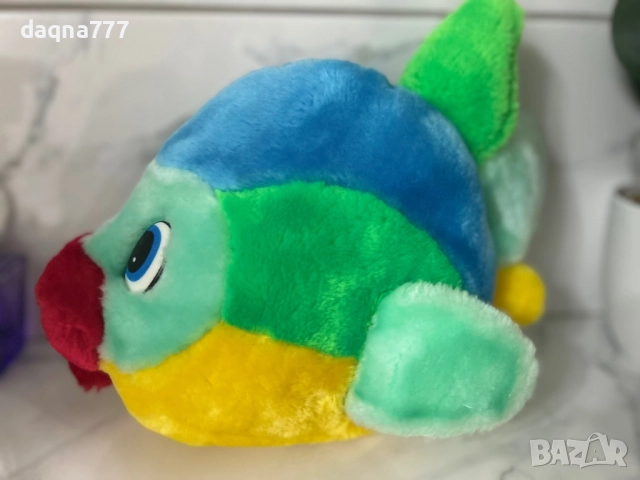 Рибата- дъга красива плюшена