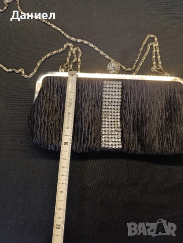 Дамска чанта, снимка 4 - Чанти - 52260225