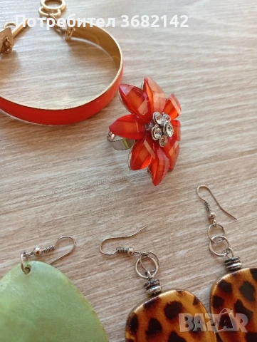 продавам дамски бижута , снимка 18 - Колиета, медальони, синджири - 51368300