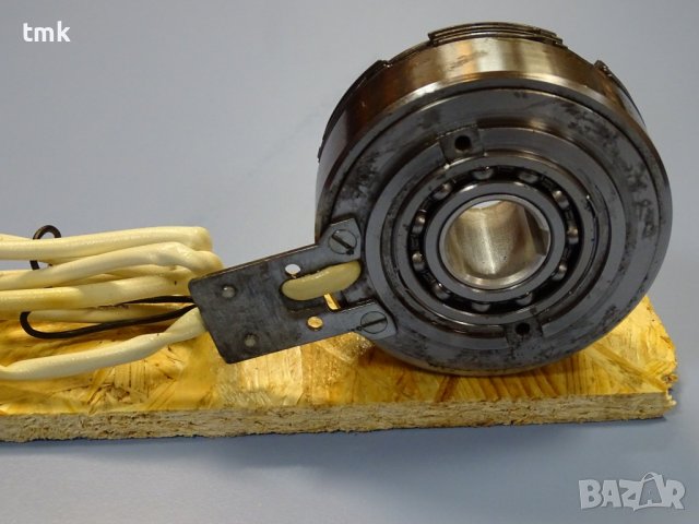 Съединител електро-магнитен Dessau KLDO 2.5 24V electromagnetic clutch, снимка 2 - Резервни части за машини - 38639122