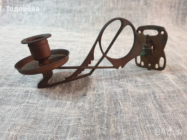 Старинен бронзов конзолен свещник 
