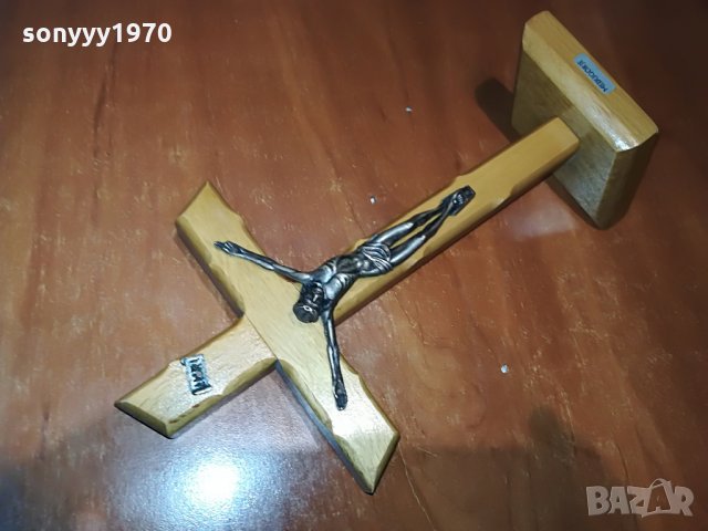 Кръст С ХРИСТОС от дърво и метал на поставка-25Х11Х4СМ, снимка 6 - Колекции - 28562672