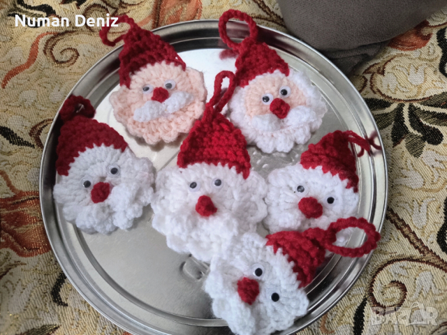 Коледна украса за елха (плетена); коледни подаръци